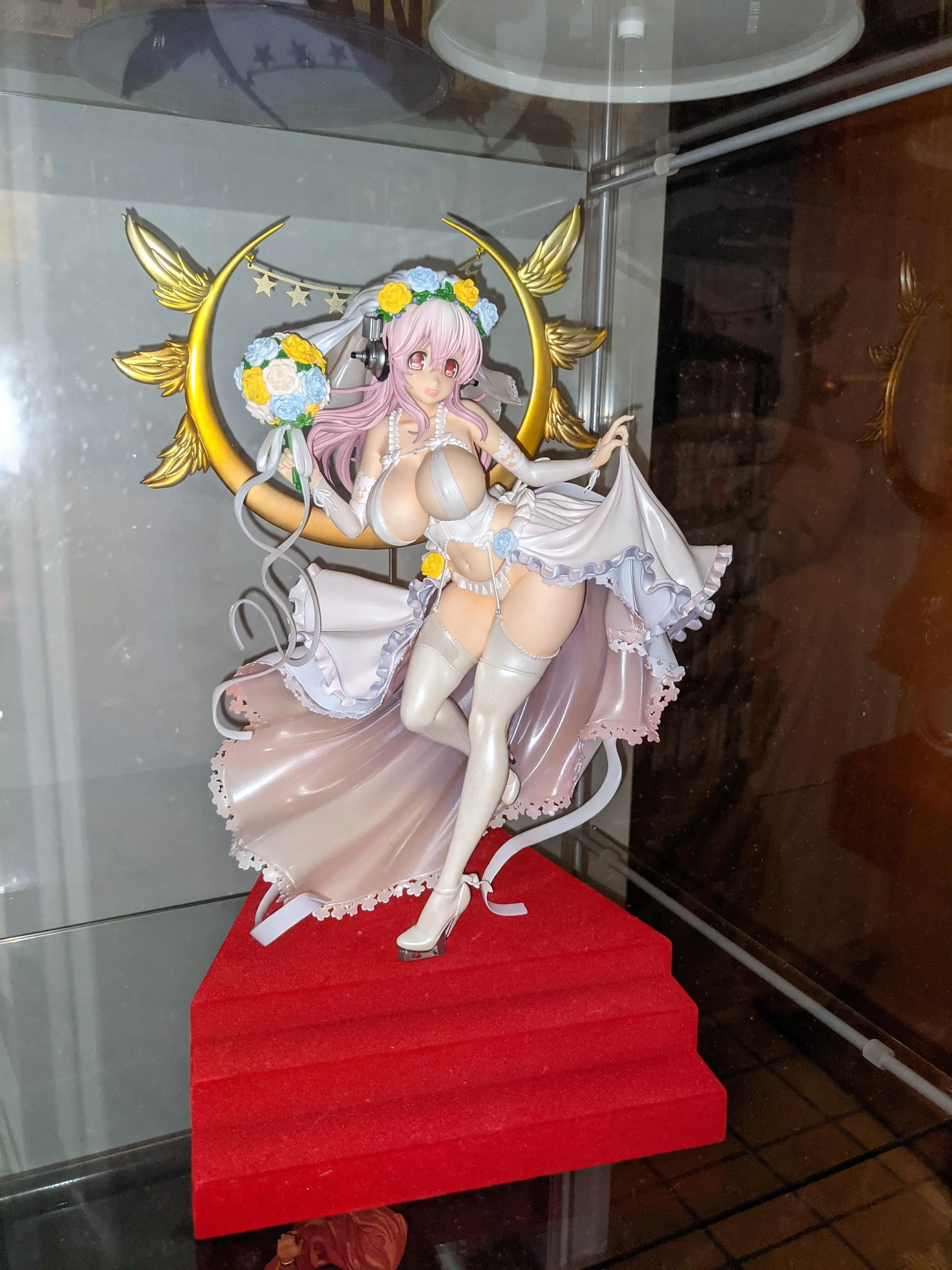 Just started collecting her figures after loving the anime. Definitely had to have this one when I saw it. 😍