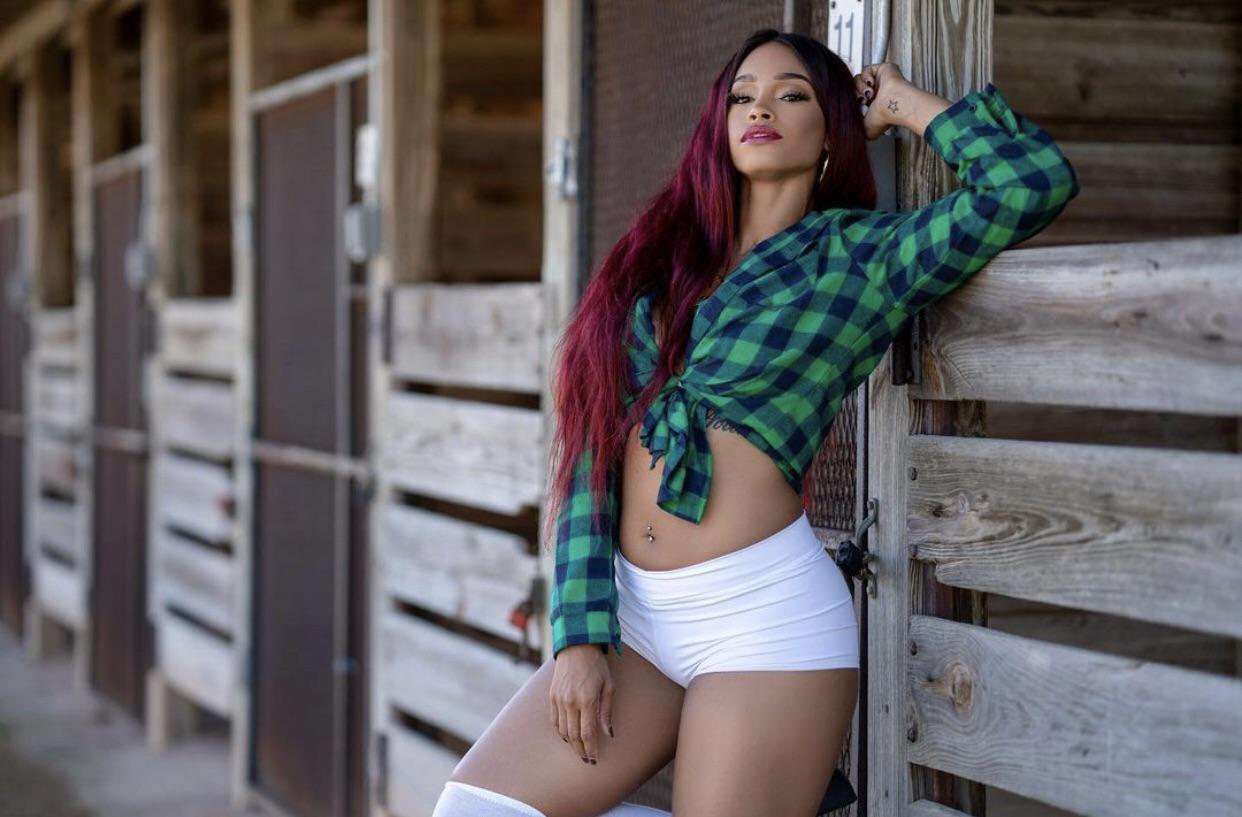 Kaci Lennox Scrolller