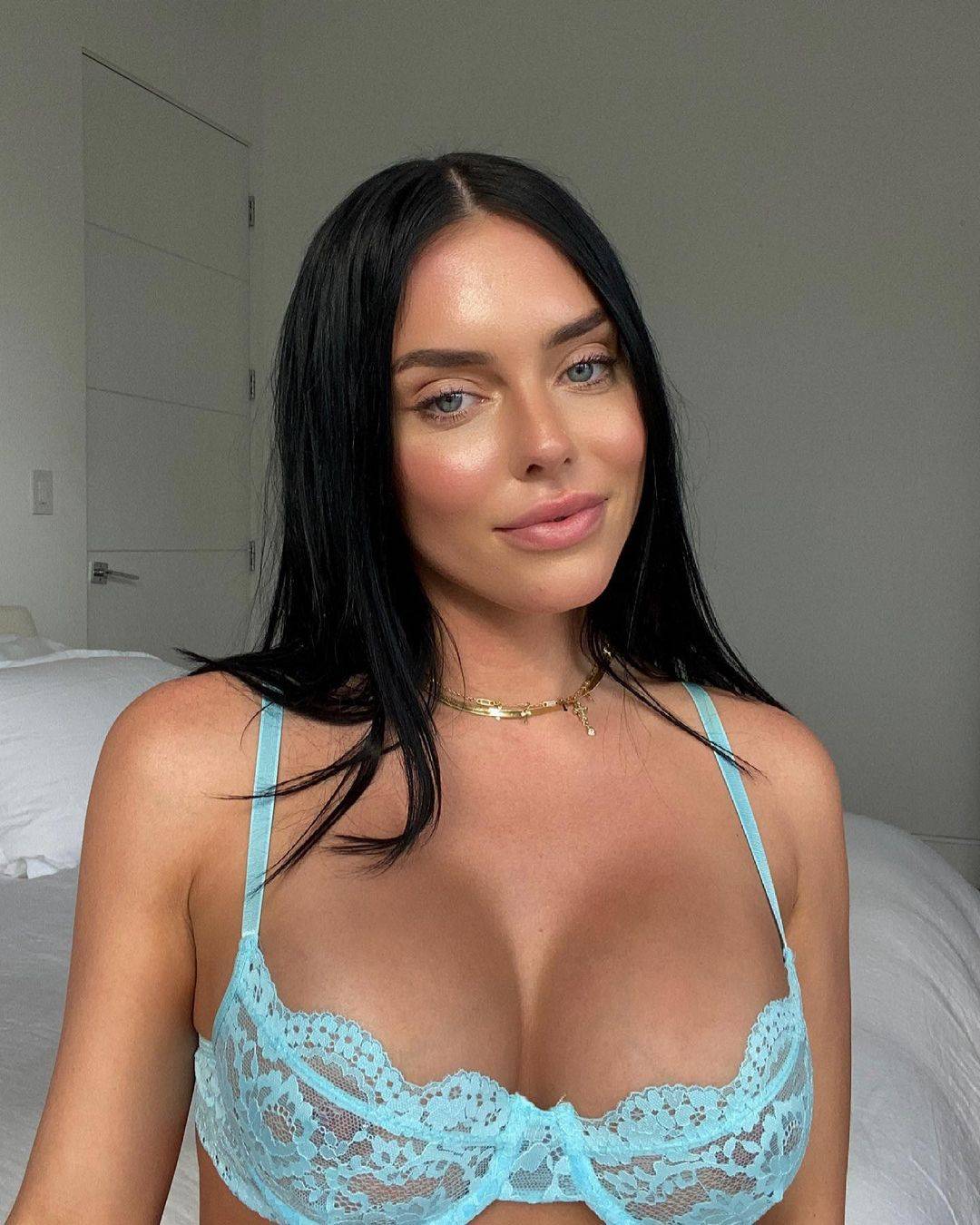 Kaitlynn Anderson Scrolller