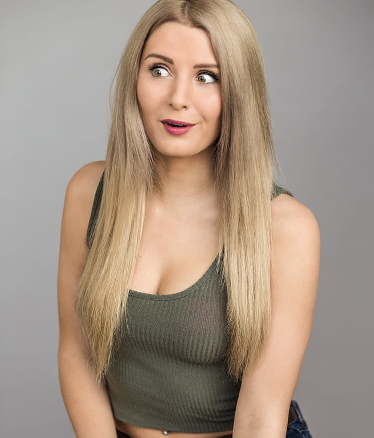 Lauren Southern Scrolller