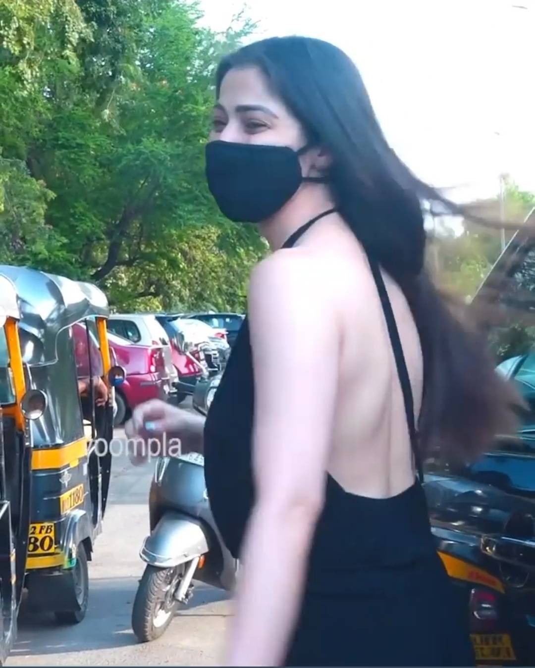 Laxmi raai unable to upload gif scrolller