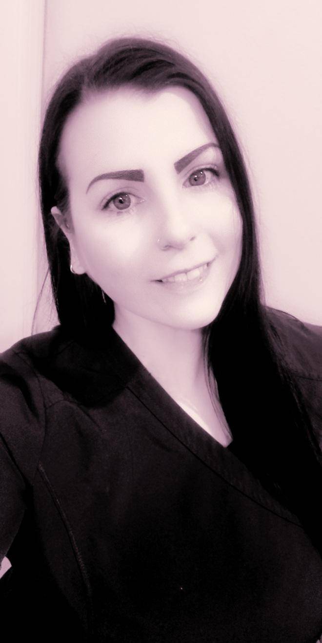 Life is in color, but black and white is more realistic. Scrolller