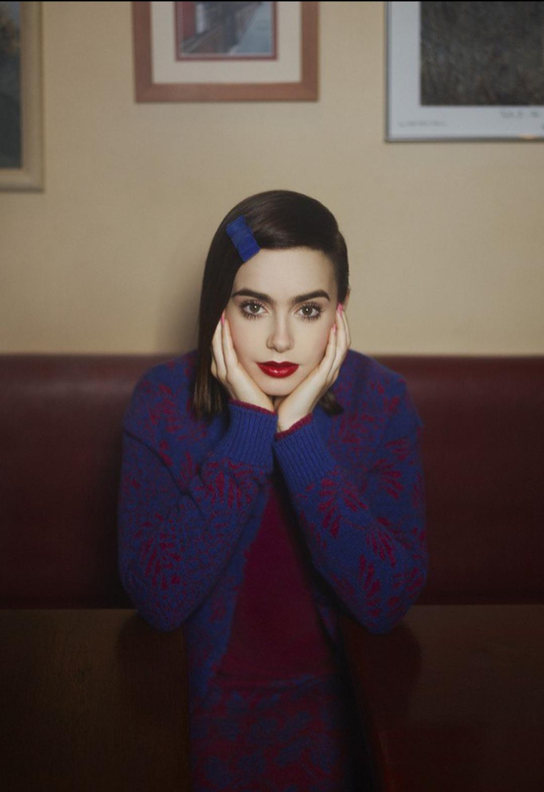 Lily Collins Scrolller