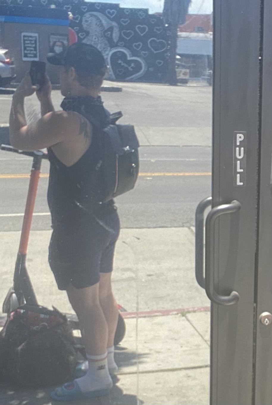 Looking back at it I caught a glimpse of my derrières so I had to sneak