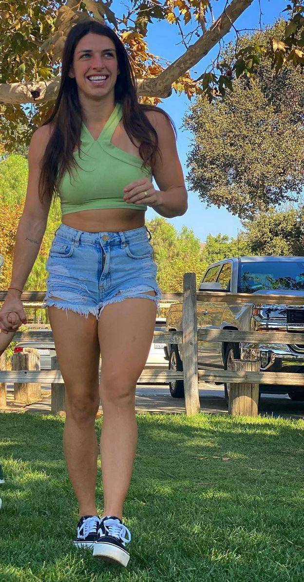 Mackenzie Dern 💚 Scrolller