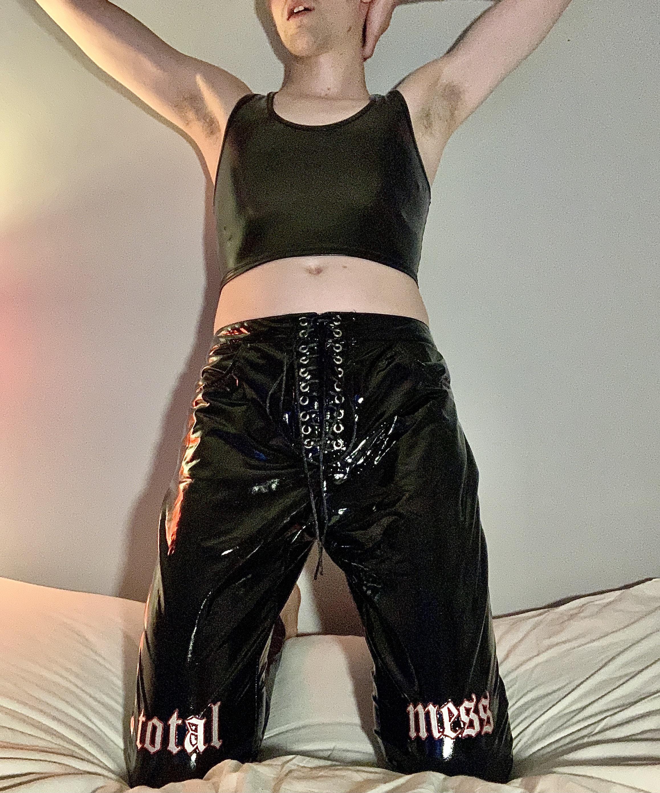 Unbelievable! This A Lister'S Outfit Is A Total Mess - 8a3fbla