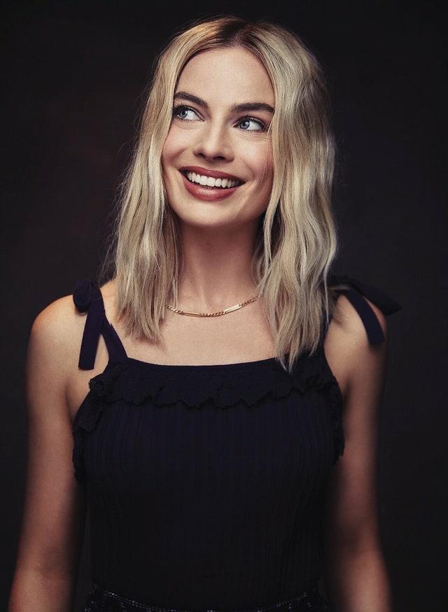 Margot Robbie | Scrolller