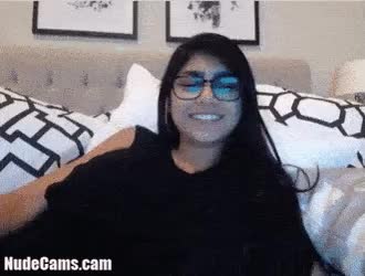 Mia khalifa cheeky tit flash | Scrolller