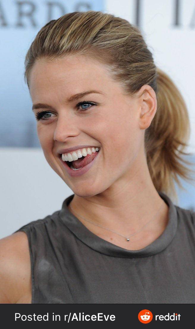 Mommy Alice gives the sloppiest rimjobs. | Scrolller