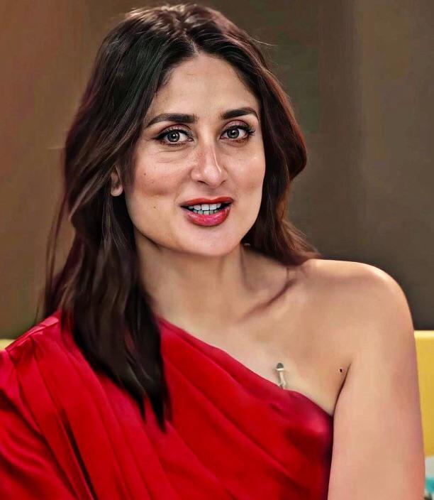 Kareena Kapoor 😍😍our Milky Cum Hungry Slut💦look At Those Experienced Lips 👄 Those Lips Sucked So