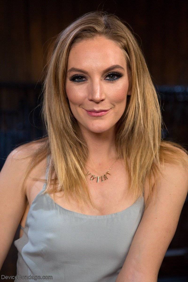 Mona Wales Scrolller mona-wales-scrolller