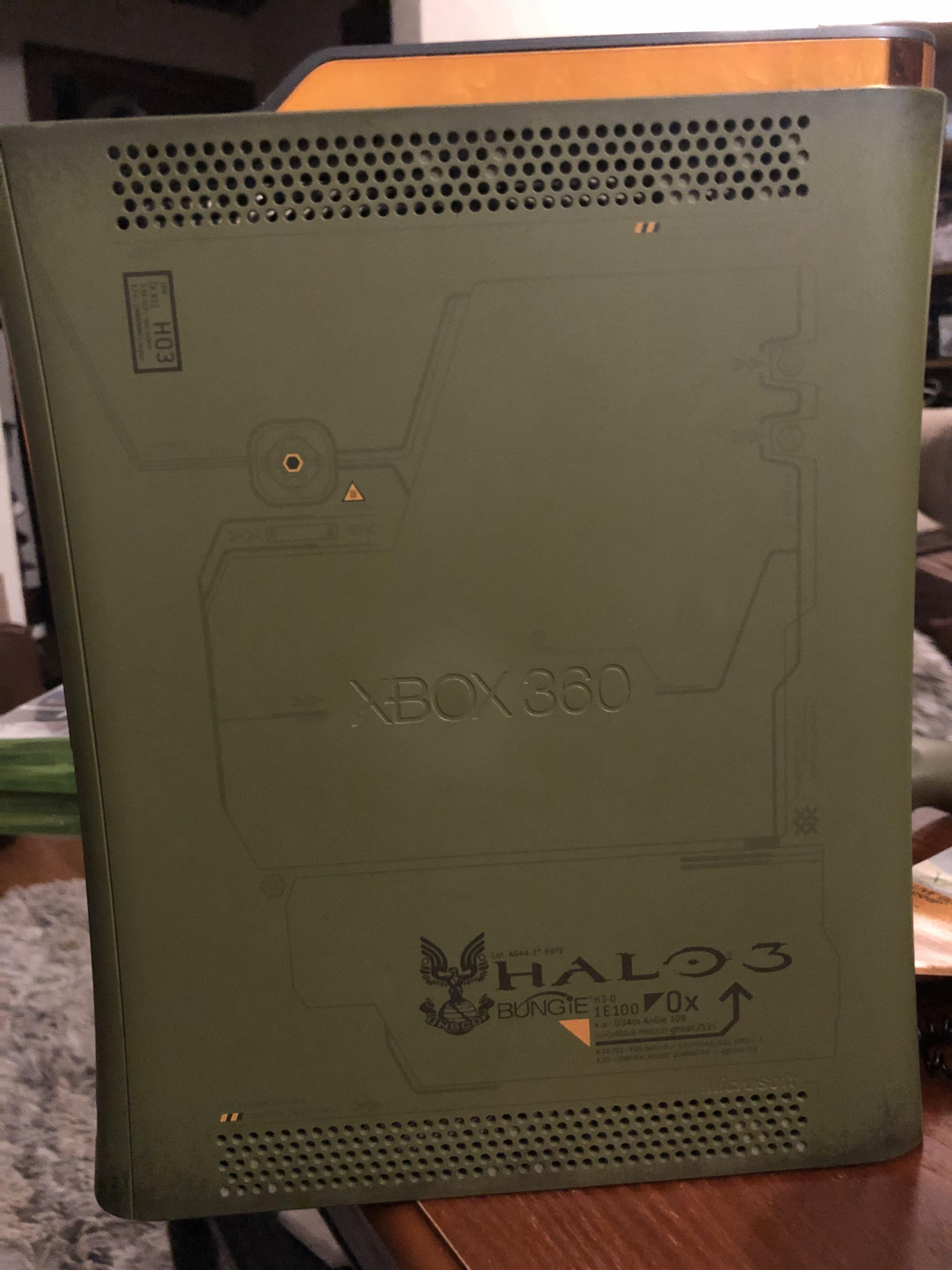 More than 12 years its release, I finally bought a limited edition halo