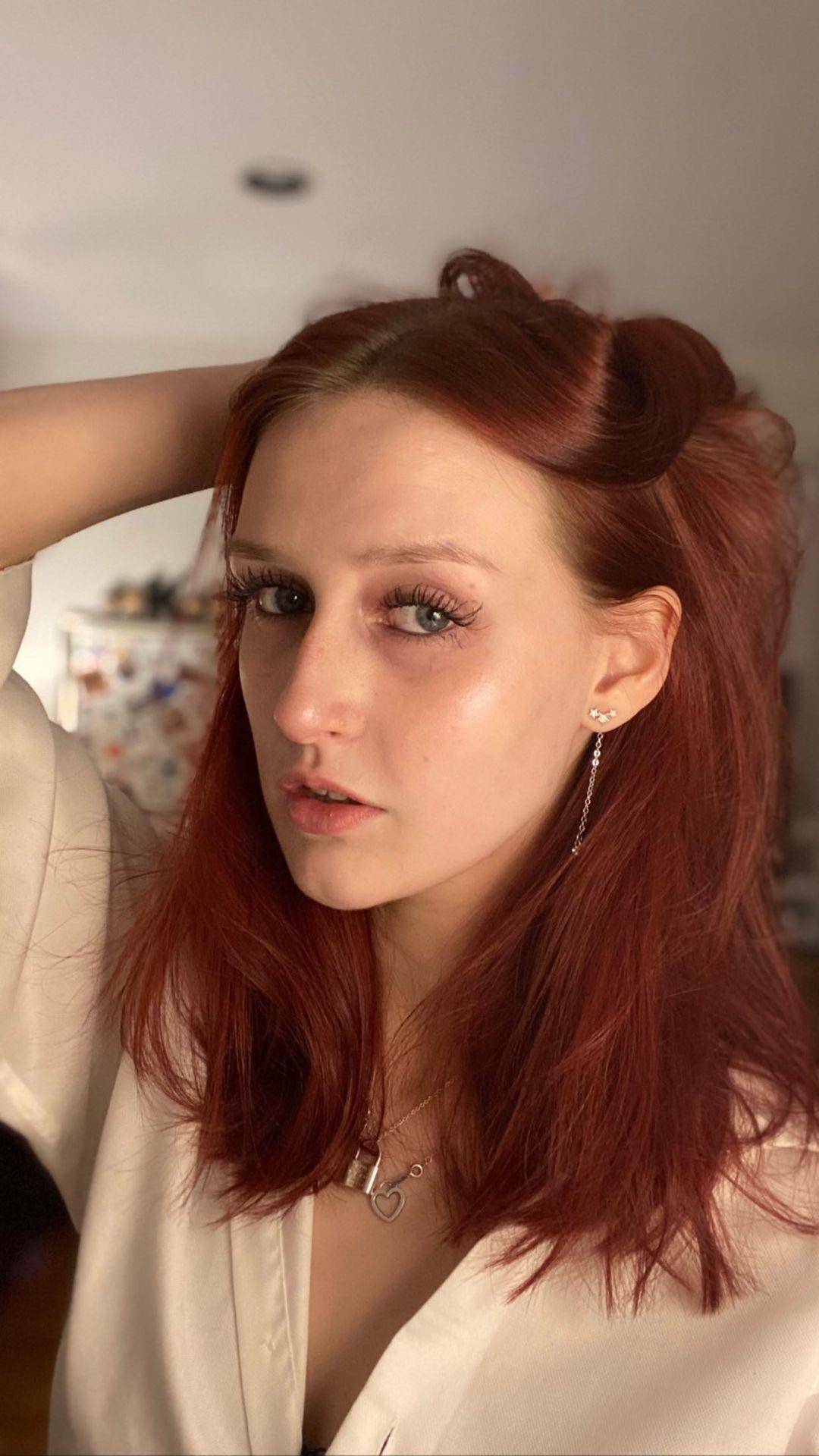 My 19 Year Old Redhead Girlfriend Scrolller