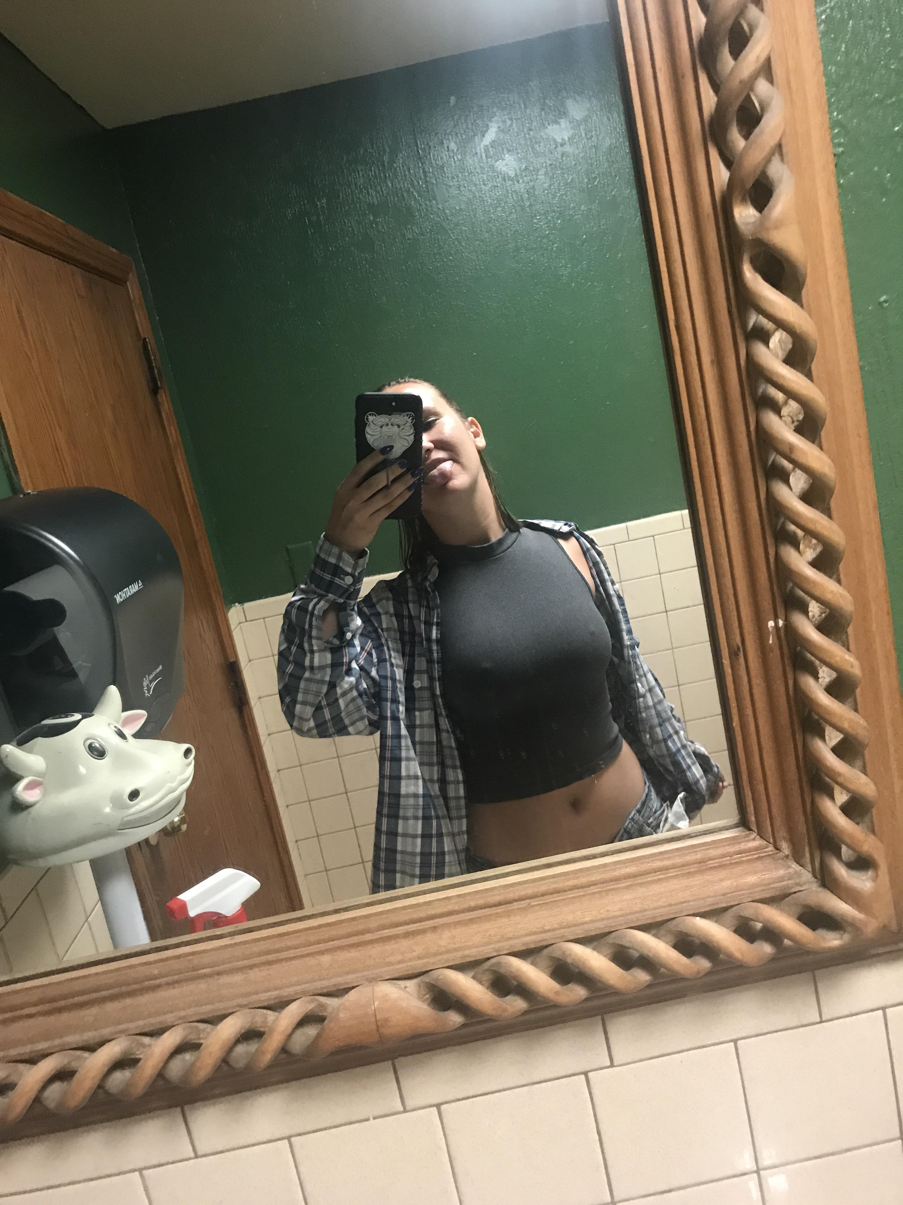 My favorite top to wear to the pool hall ^_^ Scrolller