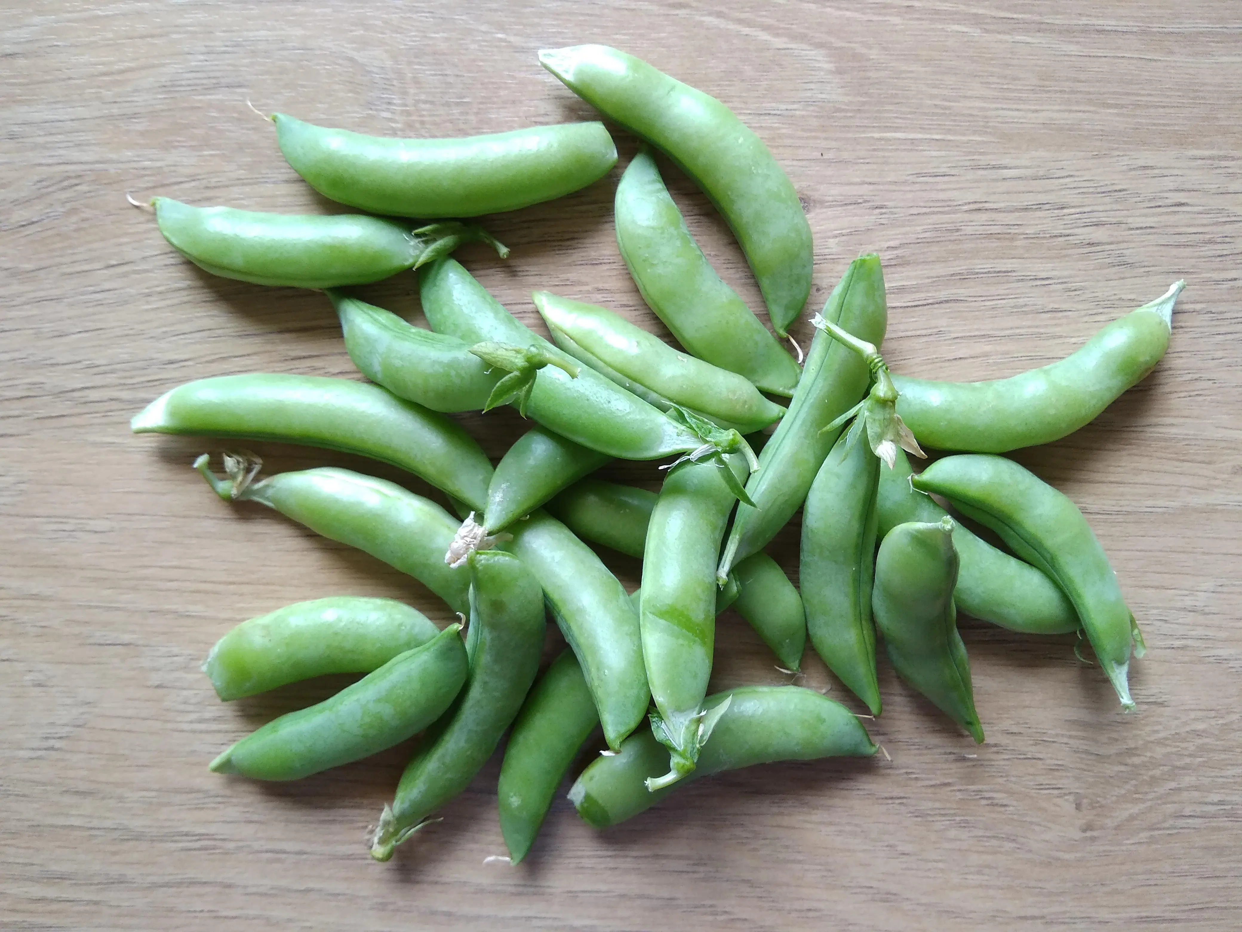 My first ever pea harvest!!!! | Scrolller