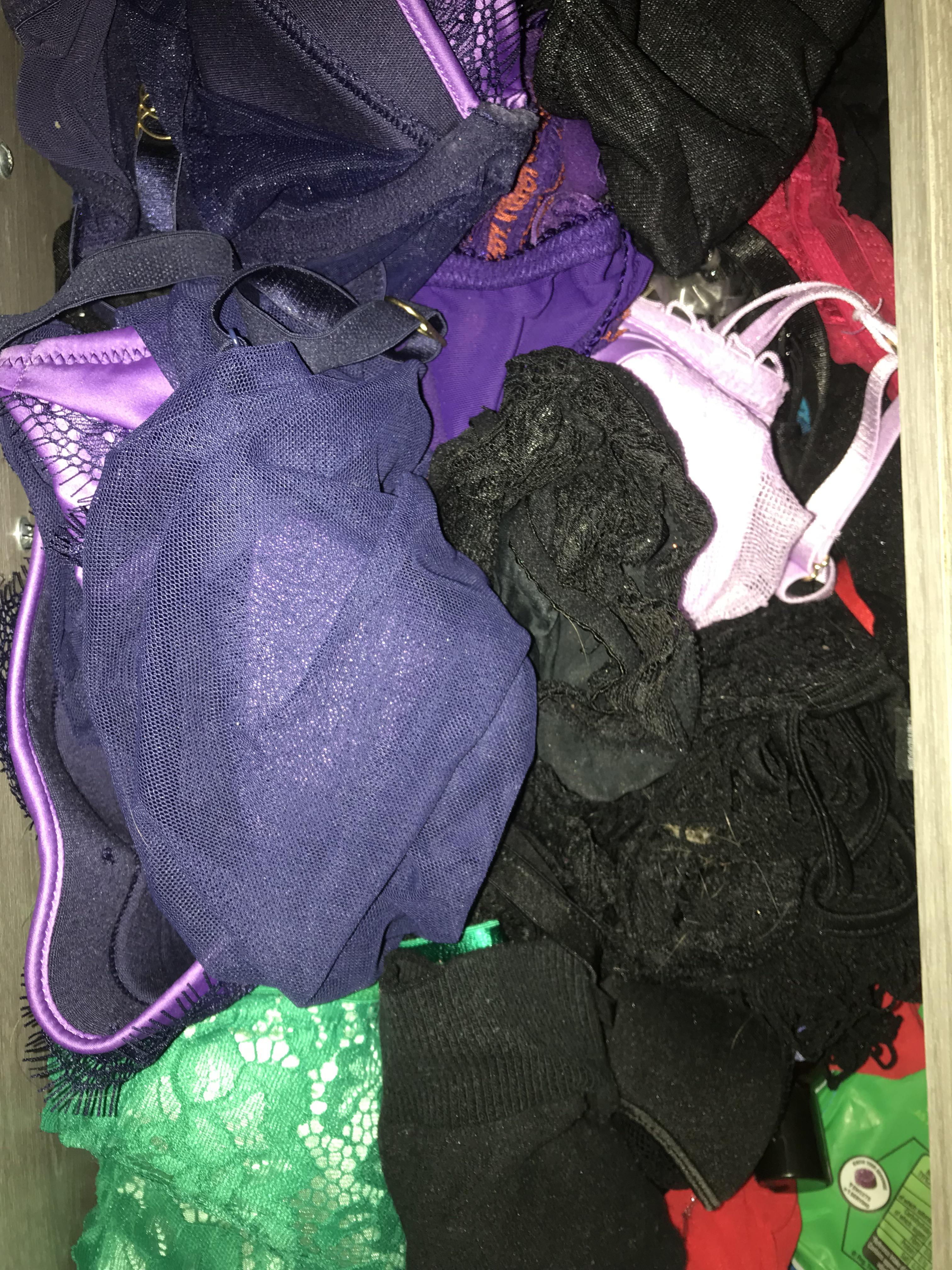 My girlfriend’s drawer Scrolller