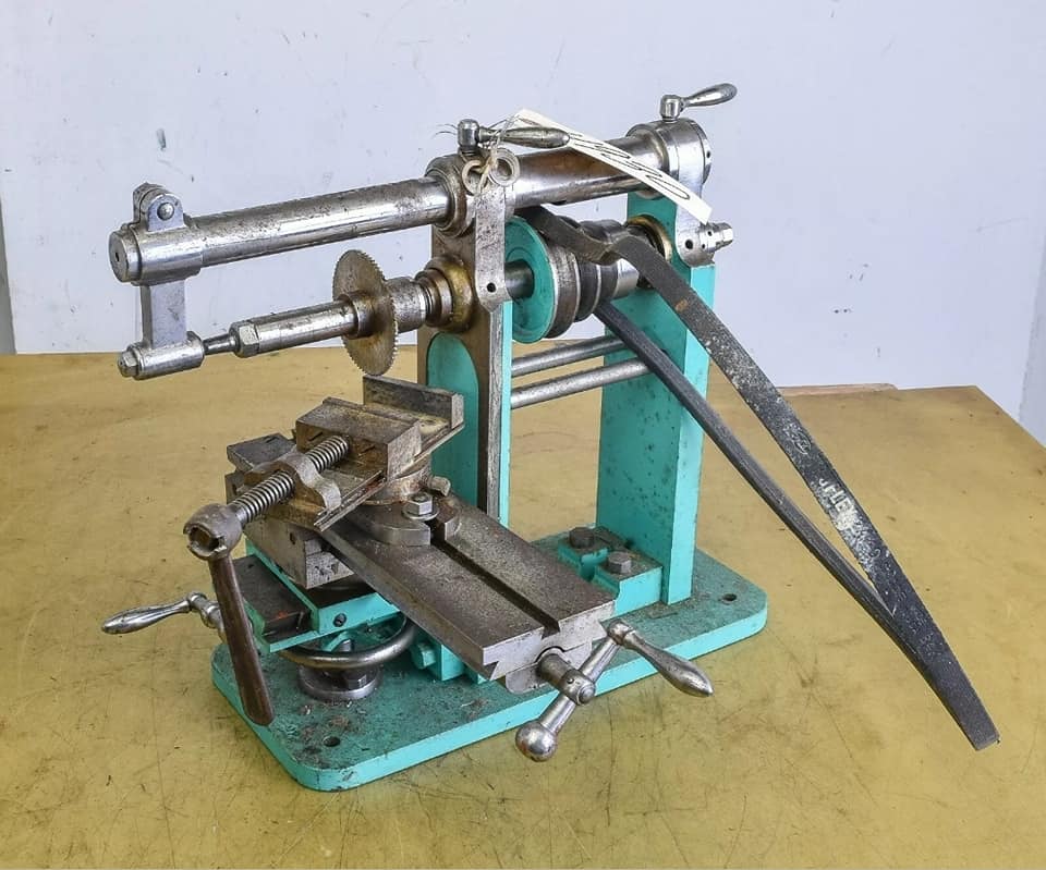 My new (to me) clockmaker horizontal milling machine - no makers marks ...
