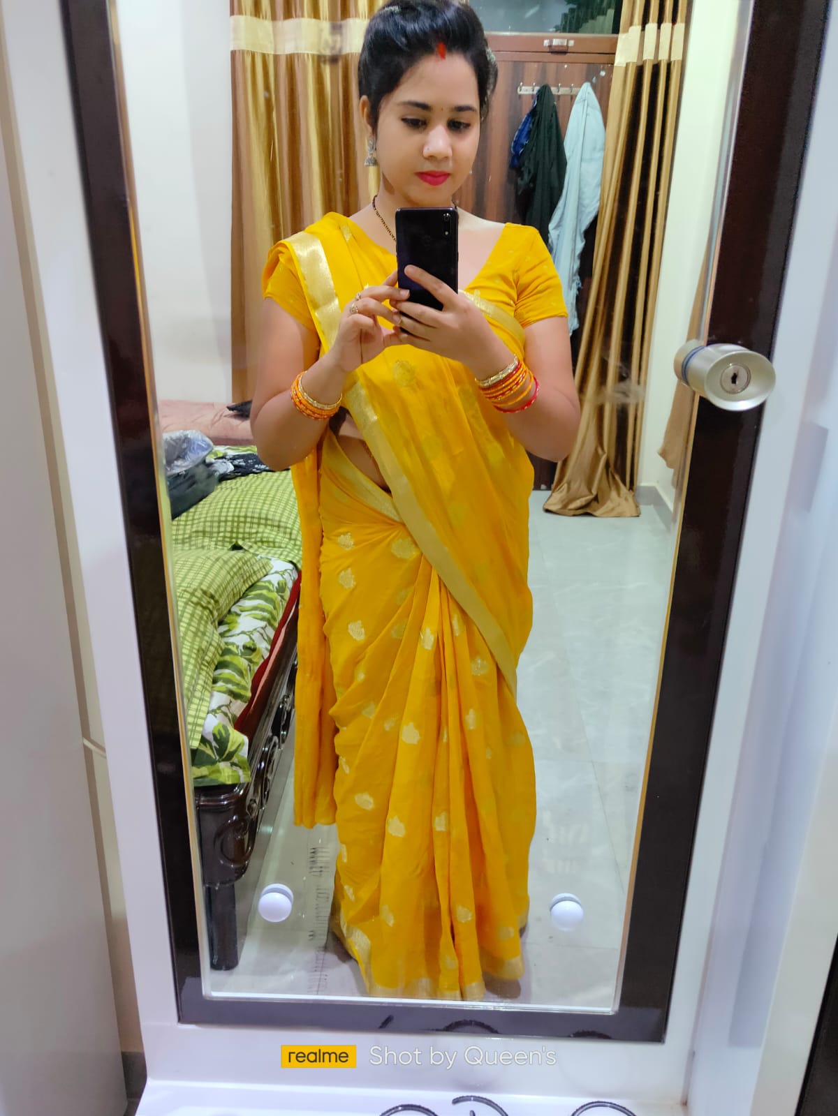 My Sister Getting Ready To Get Banged By Those Guys Who Loves To Fuck Slut In Traditional Attire