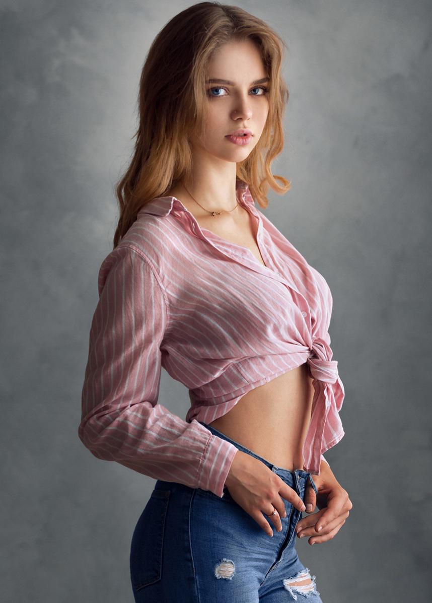 Nastya Yumasheva Scrolller