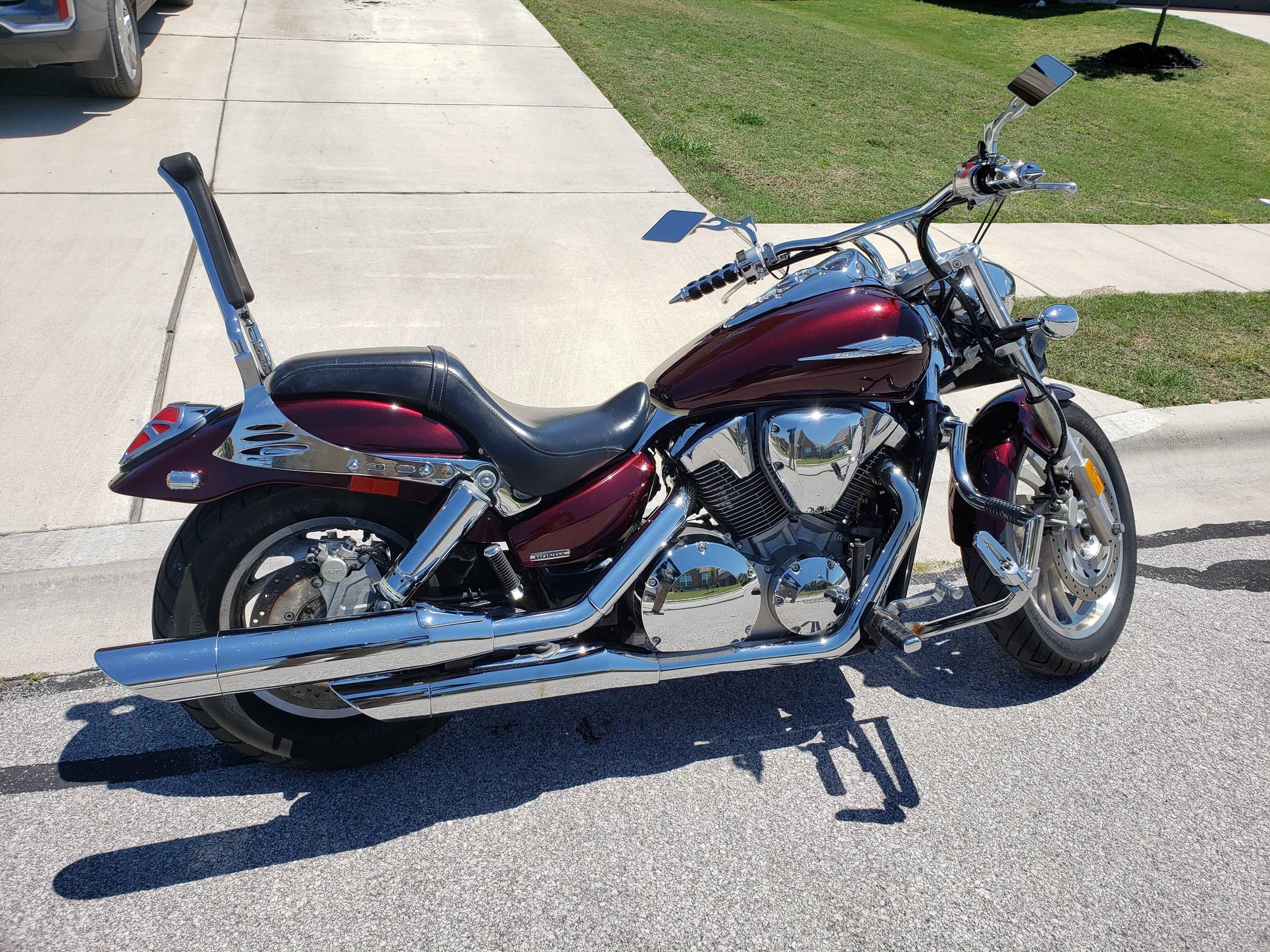 New to me 2007 Honda VTX 1300c starting big for my first bike. Scrolller