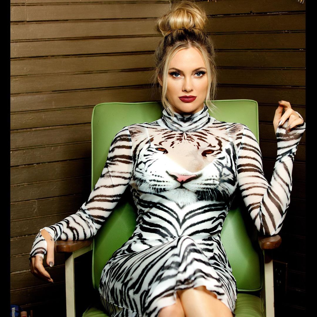 Nicole arbour black rifle
