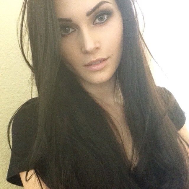 Niece Waidhofer | Scrolller