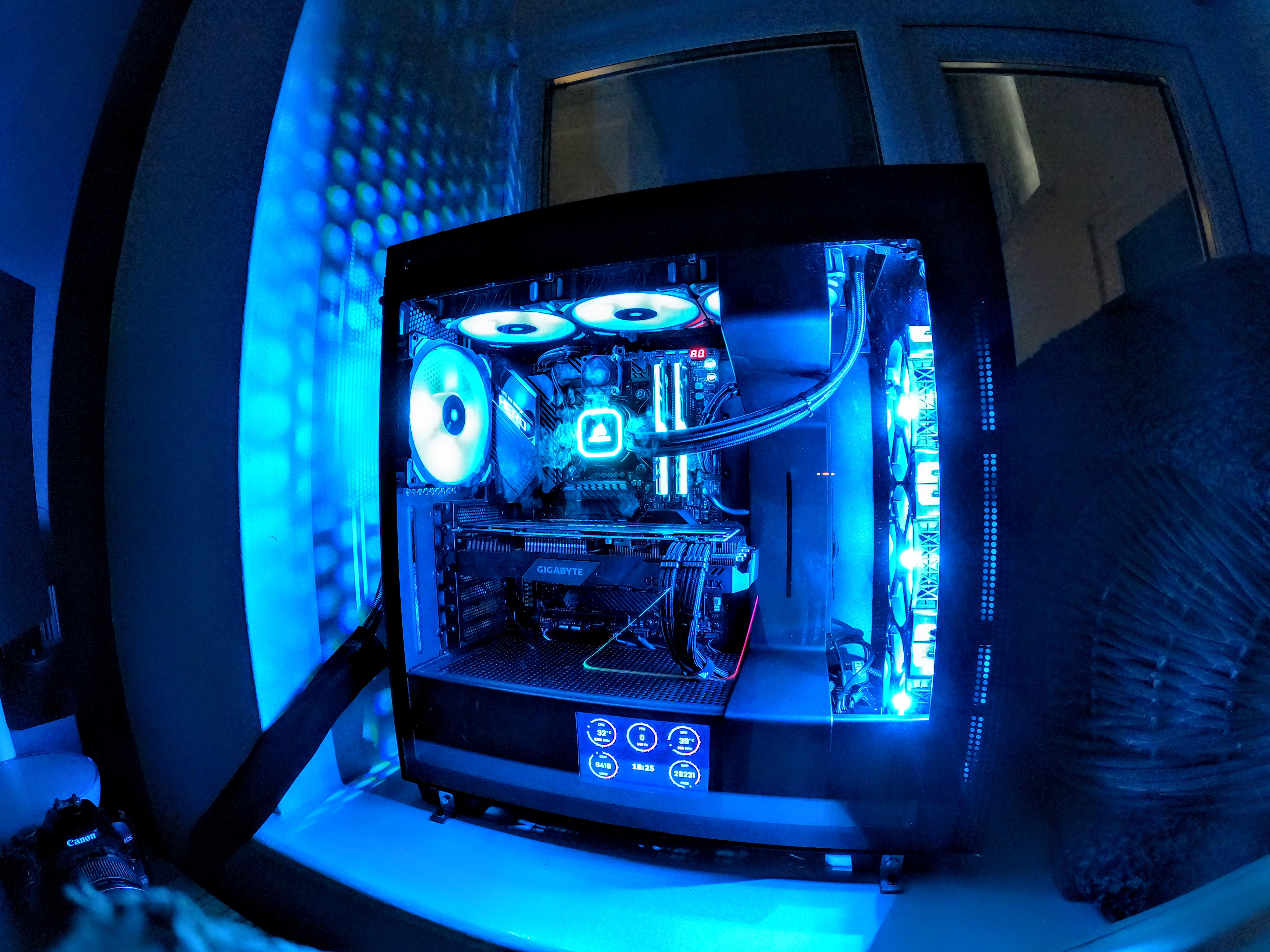 NZXT H710 LCD MOD | Scrolller