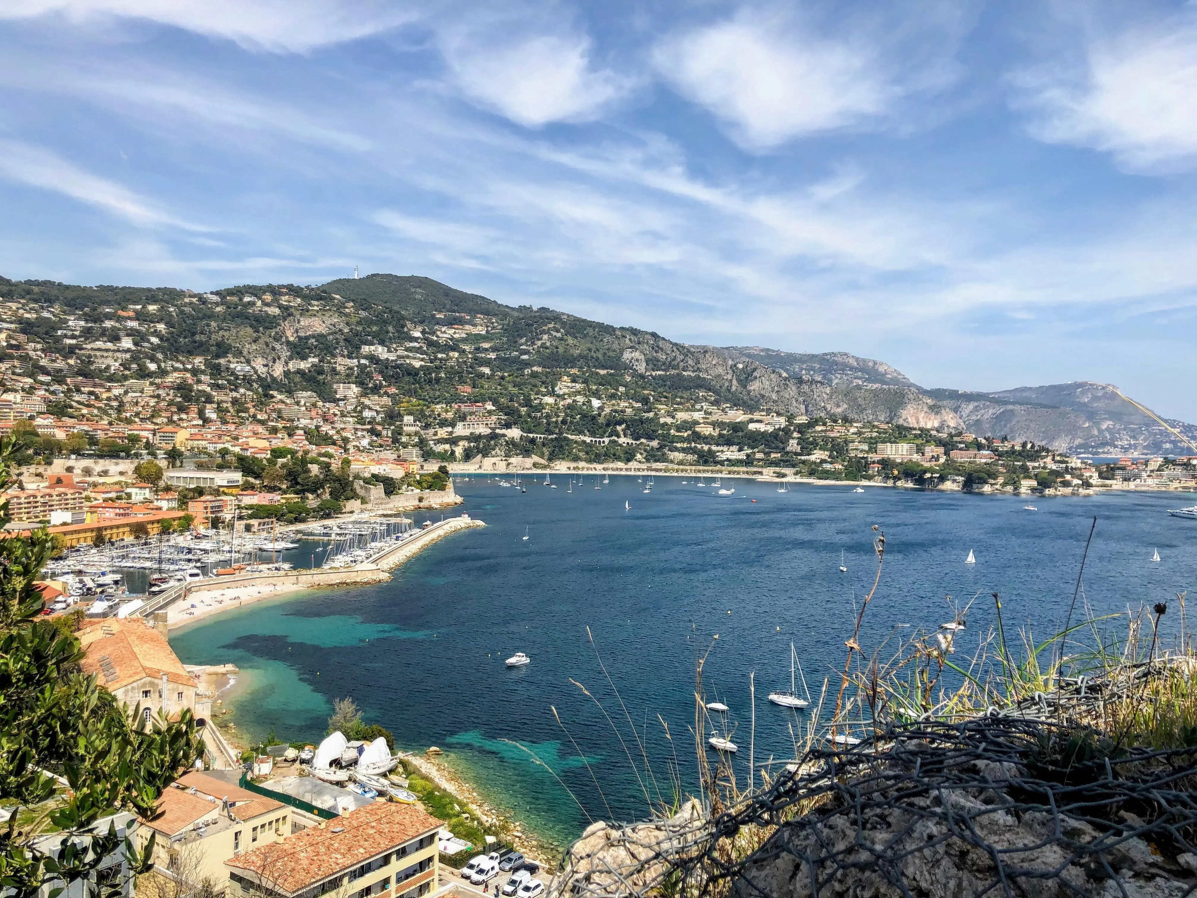 [OC] France - Nice - A beautiful bay and the sea seen from the bld ...