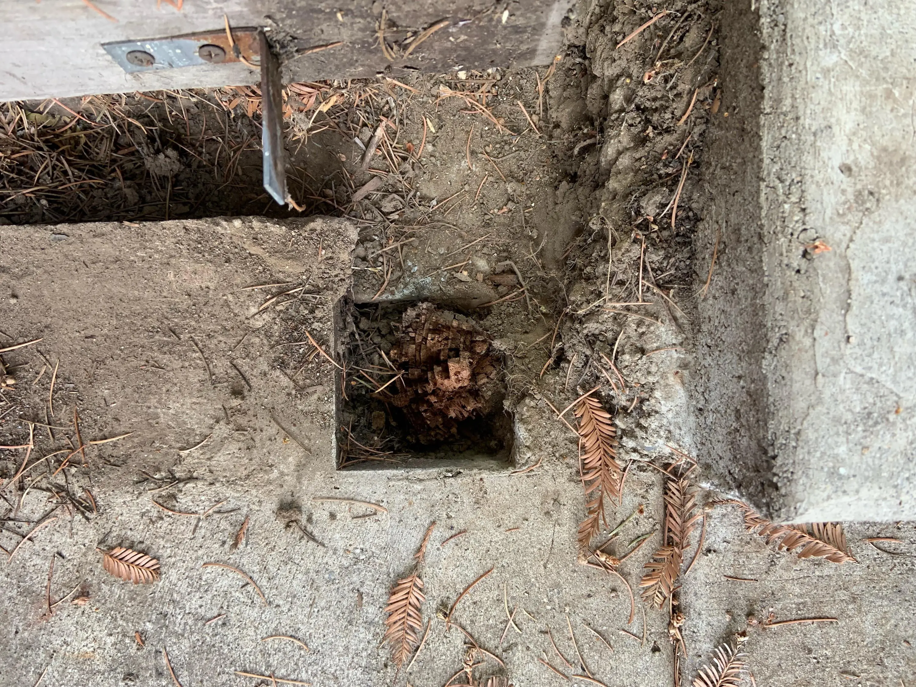 Discover more like HomeRepair: Our 4x4 wooden gate post rotted off, any ...