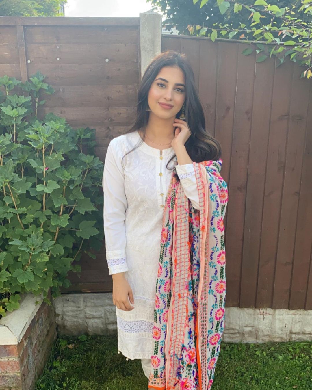 British Pakistani Beauty in Ethnic Dress | Scrolller