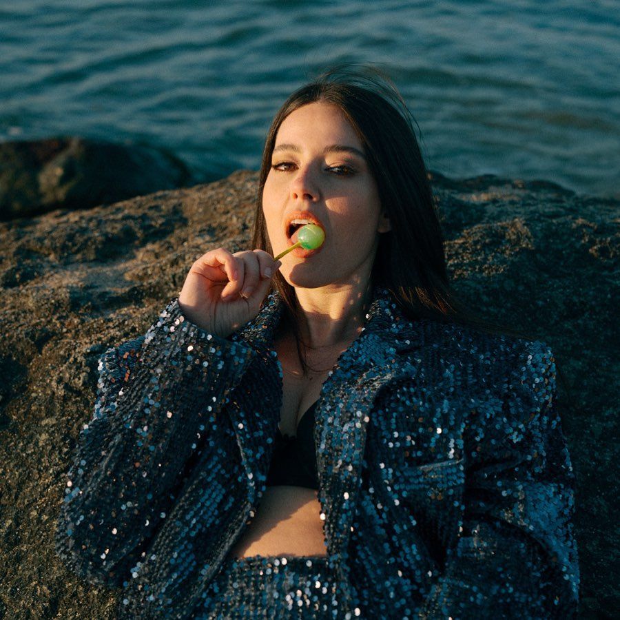 Pelin Akil | Scrolller