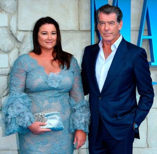 Pierce Brosnan S Gorgeous Wife Keely Shay Smith Scrolller