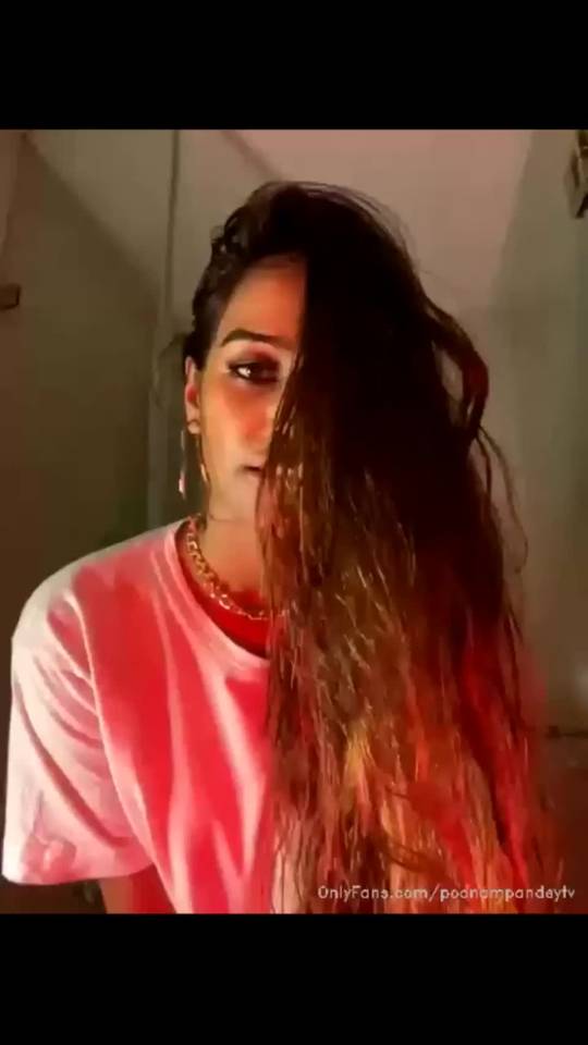 Poonam Pandey 17 April Live ( Download Link In comments) | Scrolller
