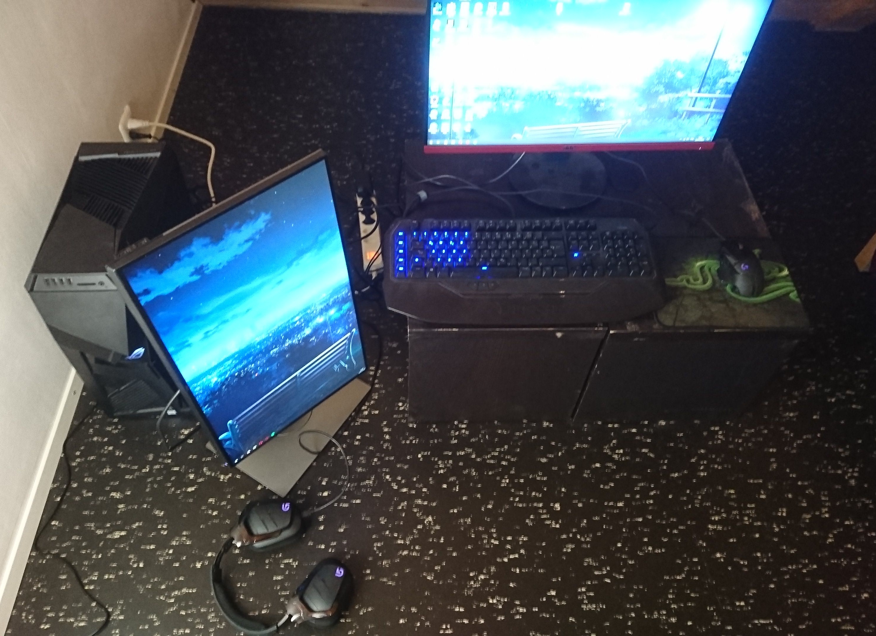 Pretty proud of this double nightstand setup Scrolller