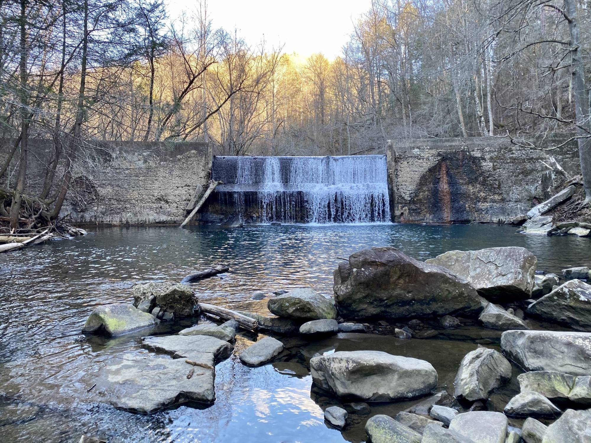 Rainbow Lake Trail at Signal. Scrolller