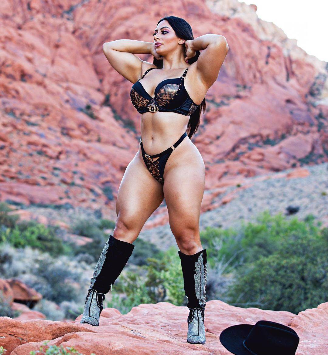 Ranya Dally | Scrolller
