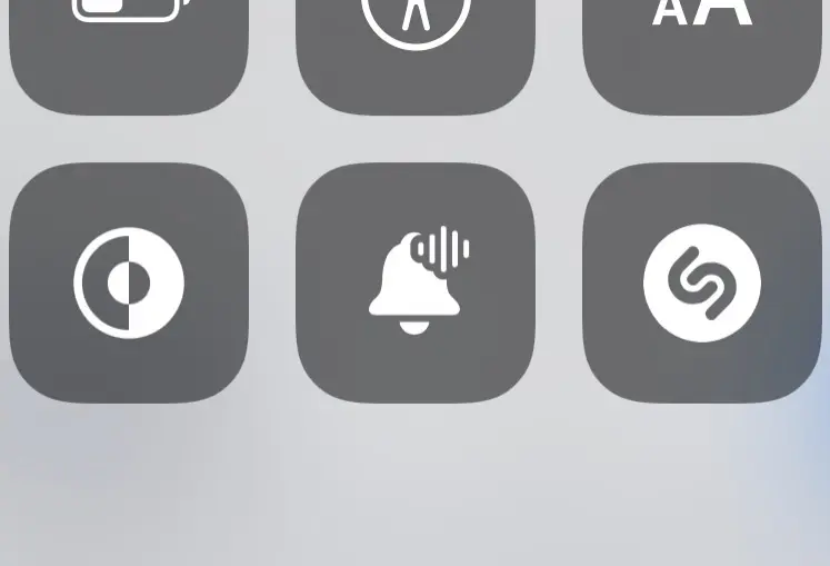 Redesigned announce notifications icon (iOS 15.0 beta 5) | Scrolller