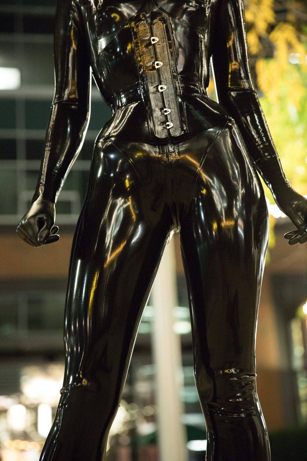 Reflective Desire - tight, black and shiny | Scrolller