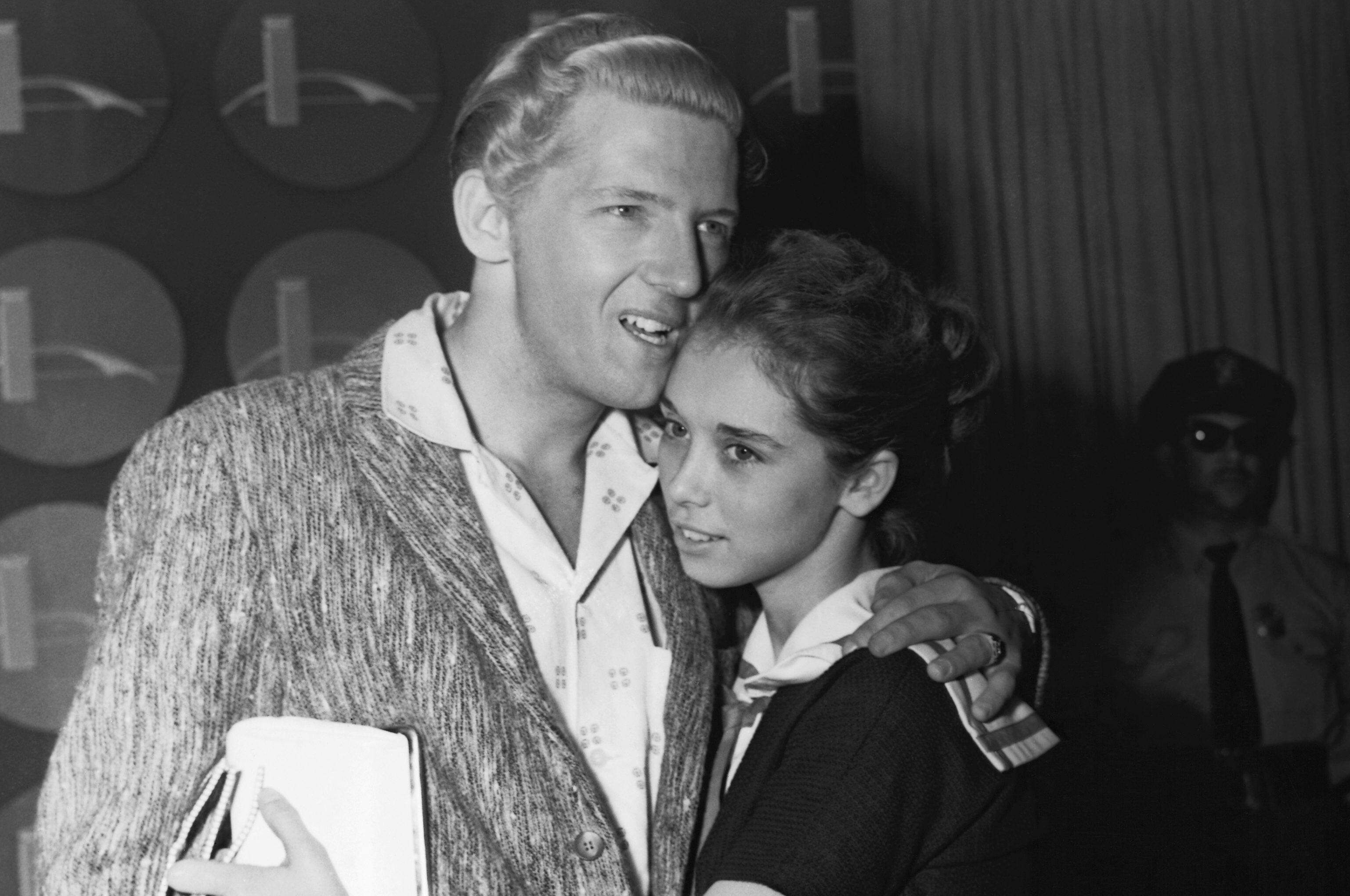 remember-when-jerry-lee-lewis-married-his-13-year-old-cousin-scrolller