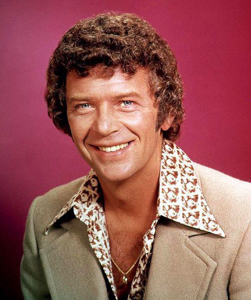 Robert Reed aka Mike Brady | Scrolller