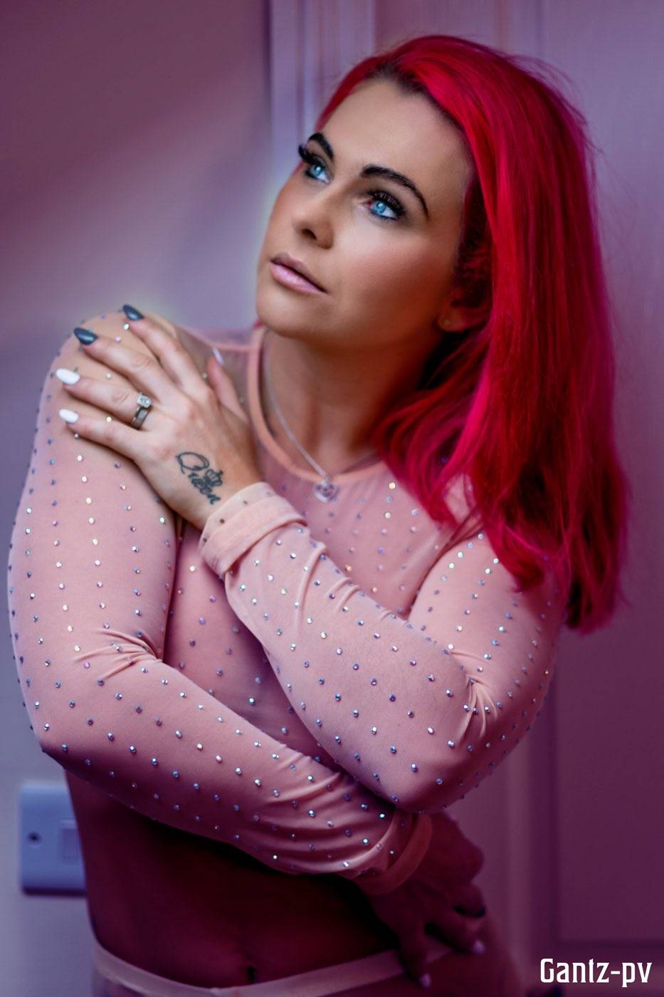 Roxi Keogh | Scrolller