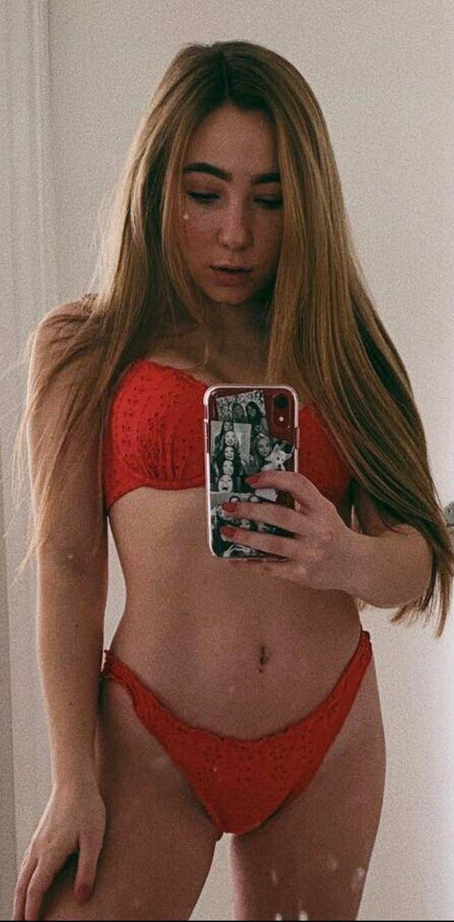 ruby-in-a-bikini-w-cameltoe-scrolller