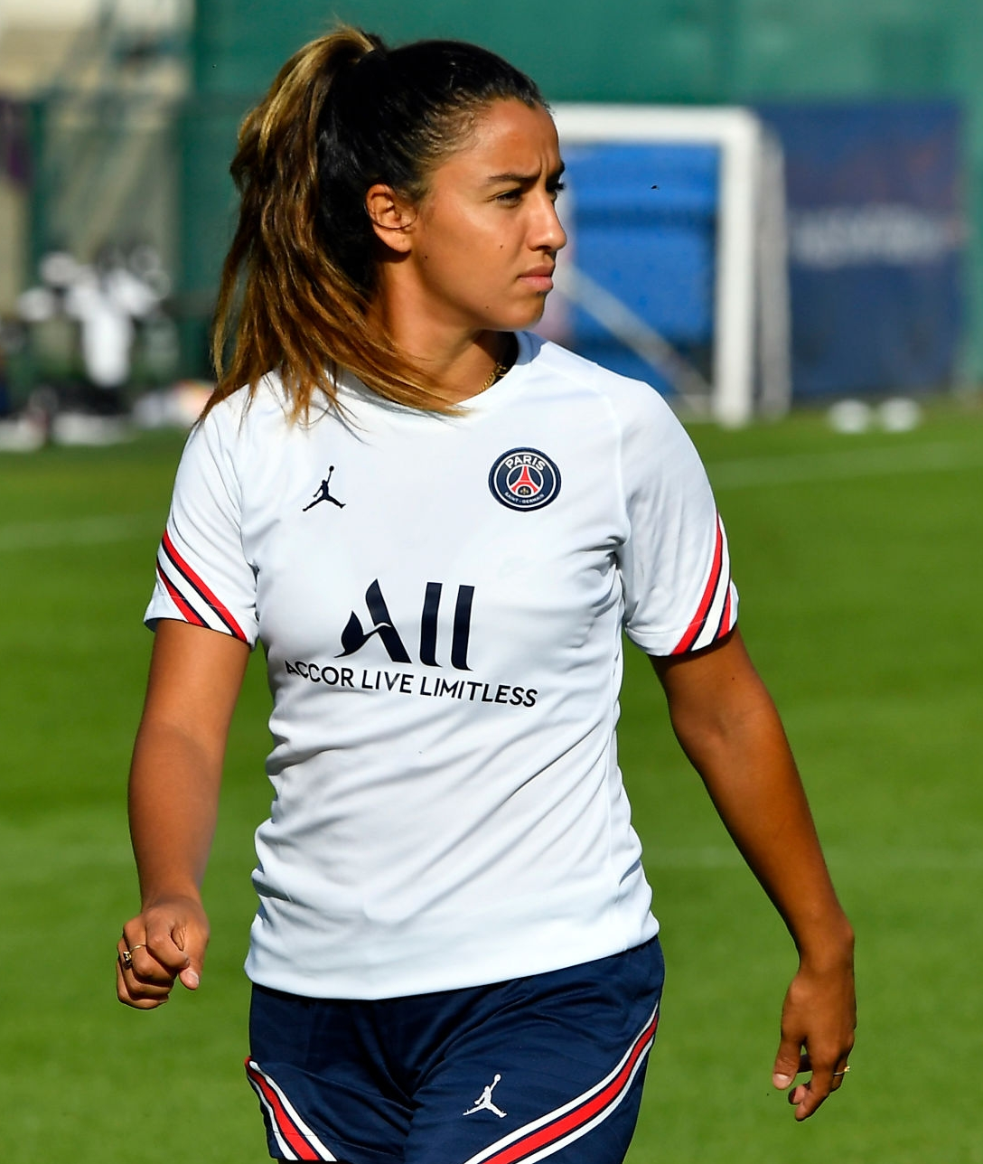 Sakina Karchaoui Scrolller