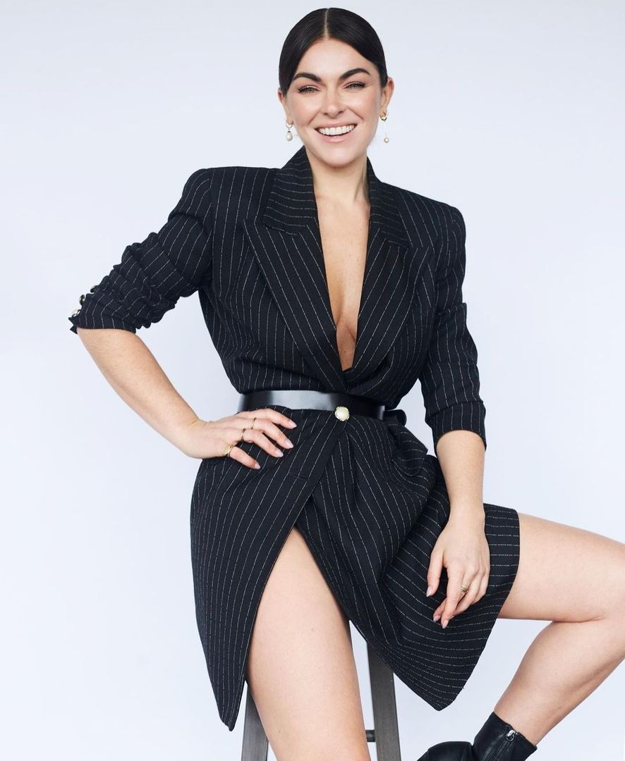 Serinda Swan Scrolller