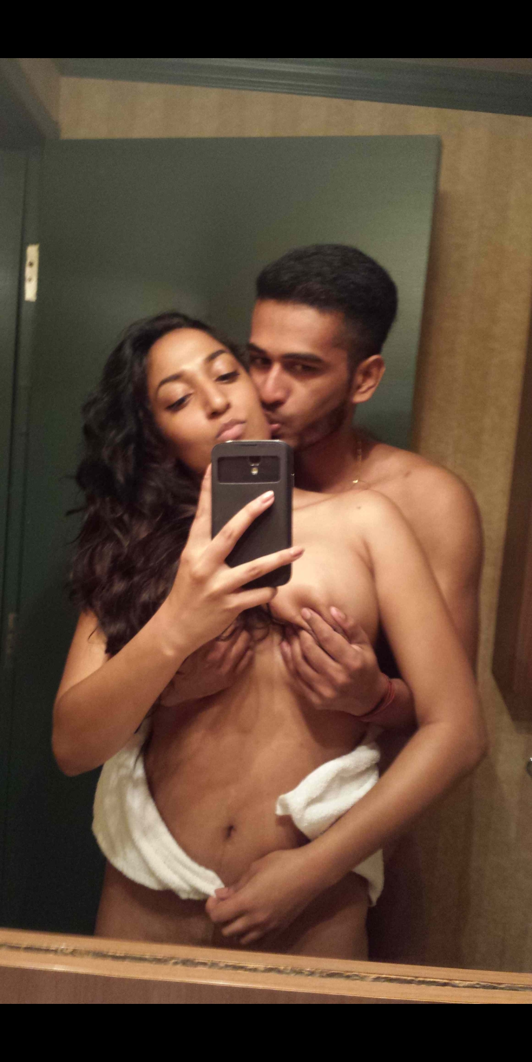 Indian couple nude selfie