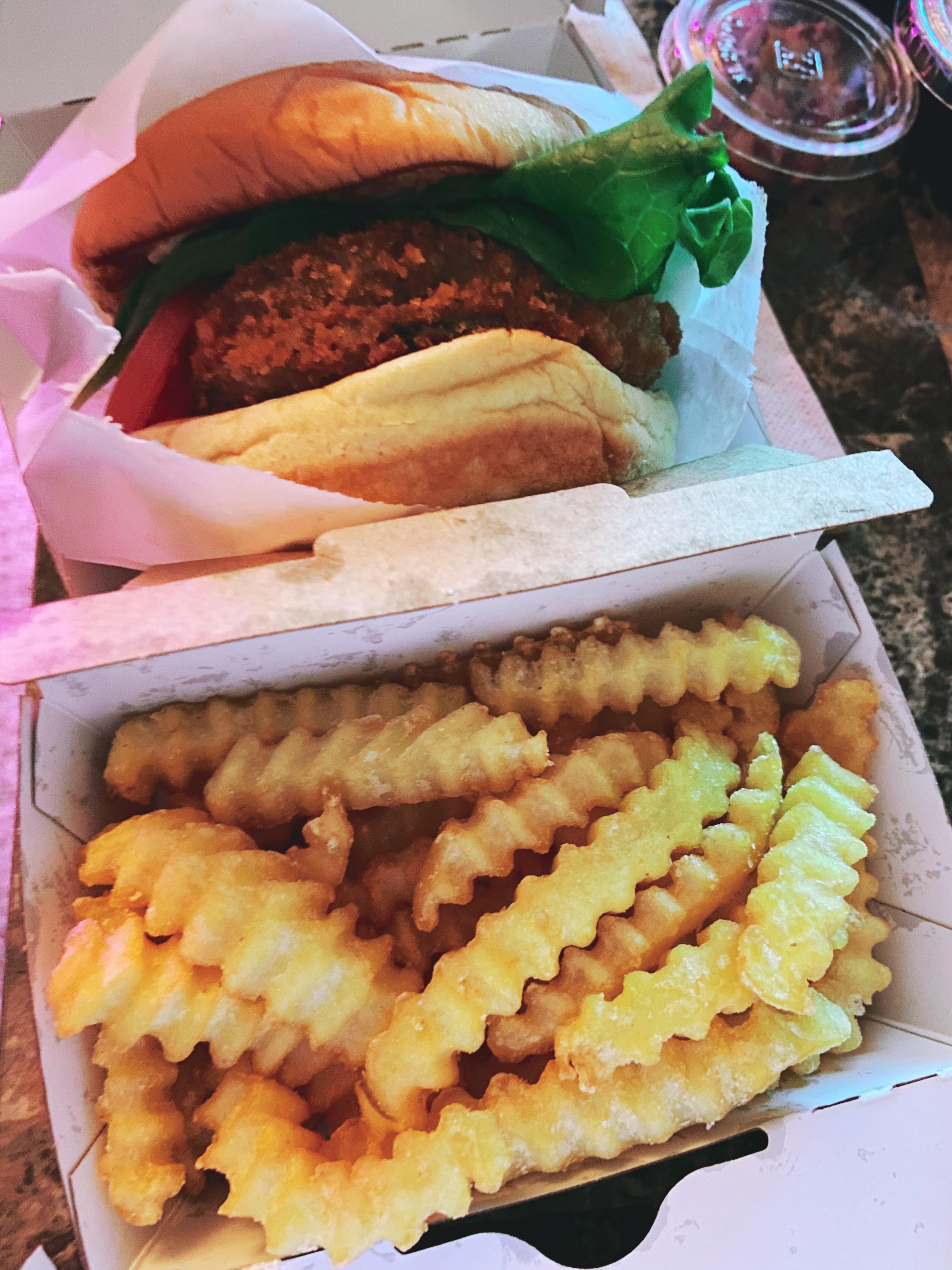 Shake Shack mushroom burger and fries 🤩 | Scrolller