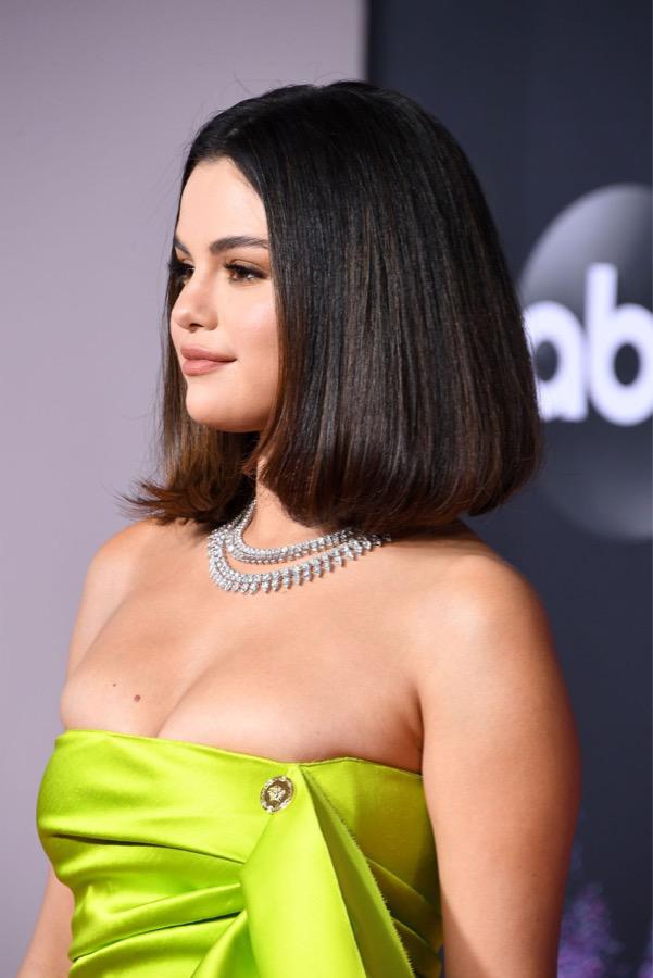 she-may-look-like-a-good-girl-but-you-know-selena-gomez-is-filthy