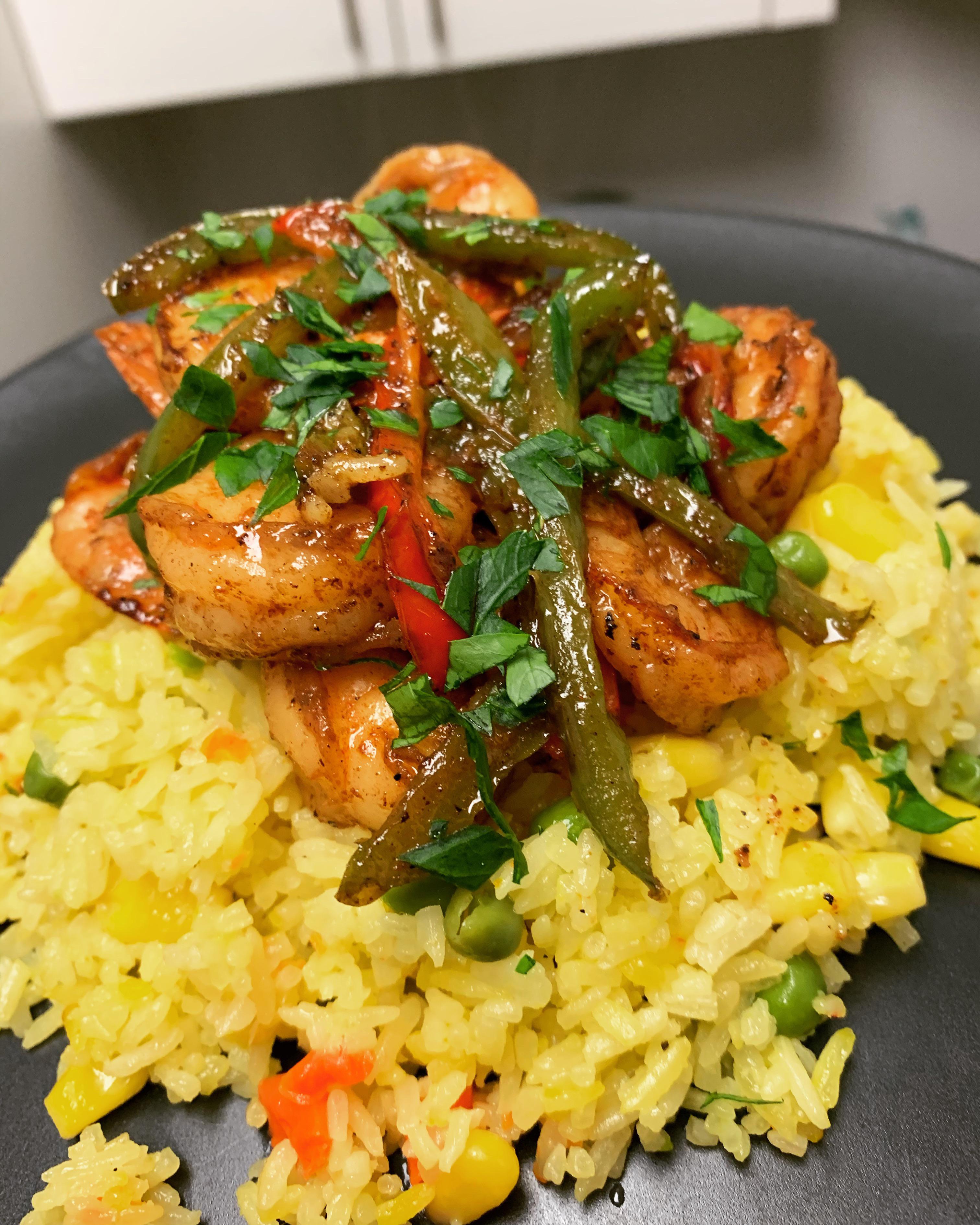 Shrimp with peppers and saffron rice Scrolller