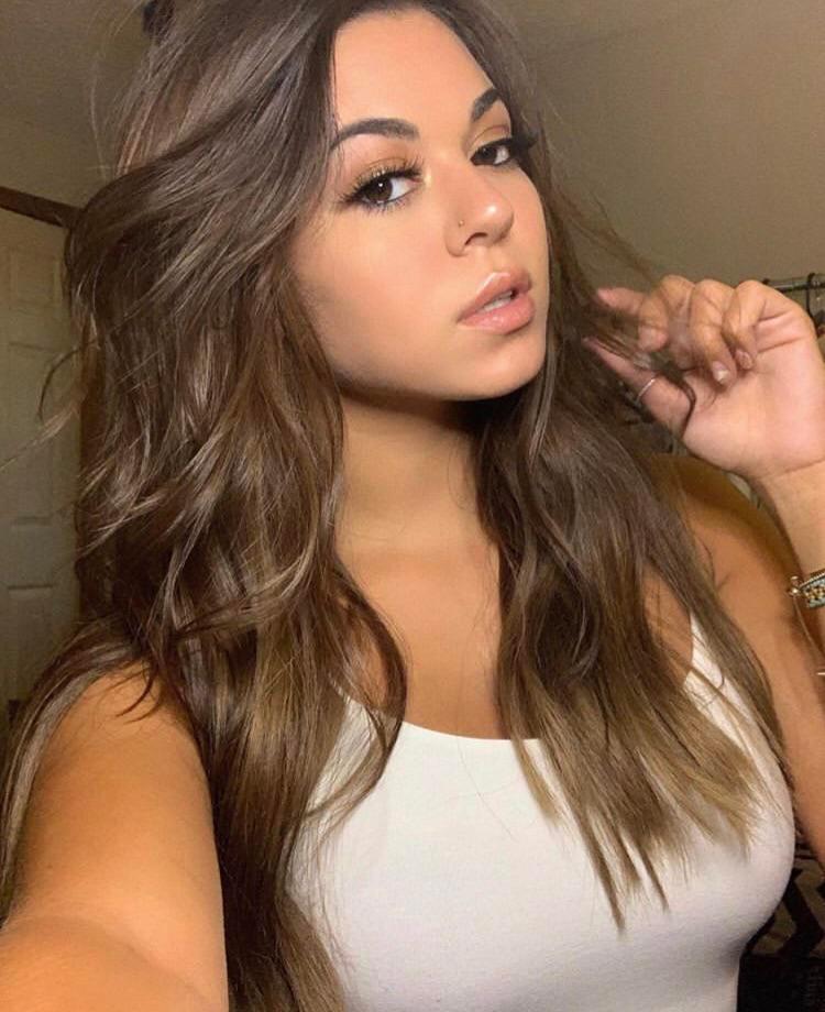 Steph Pappas | Scrolller