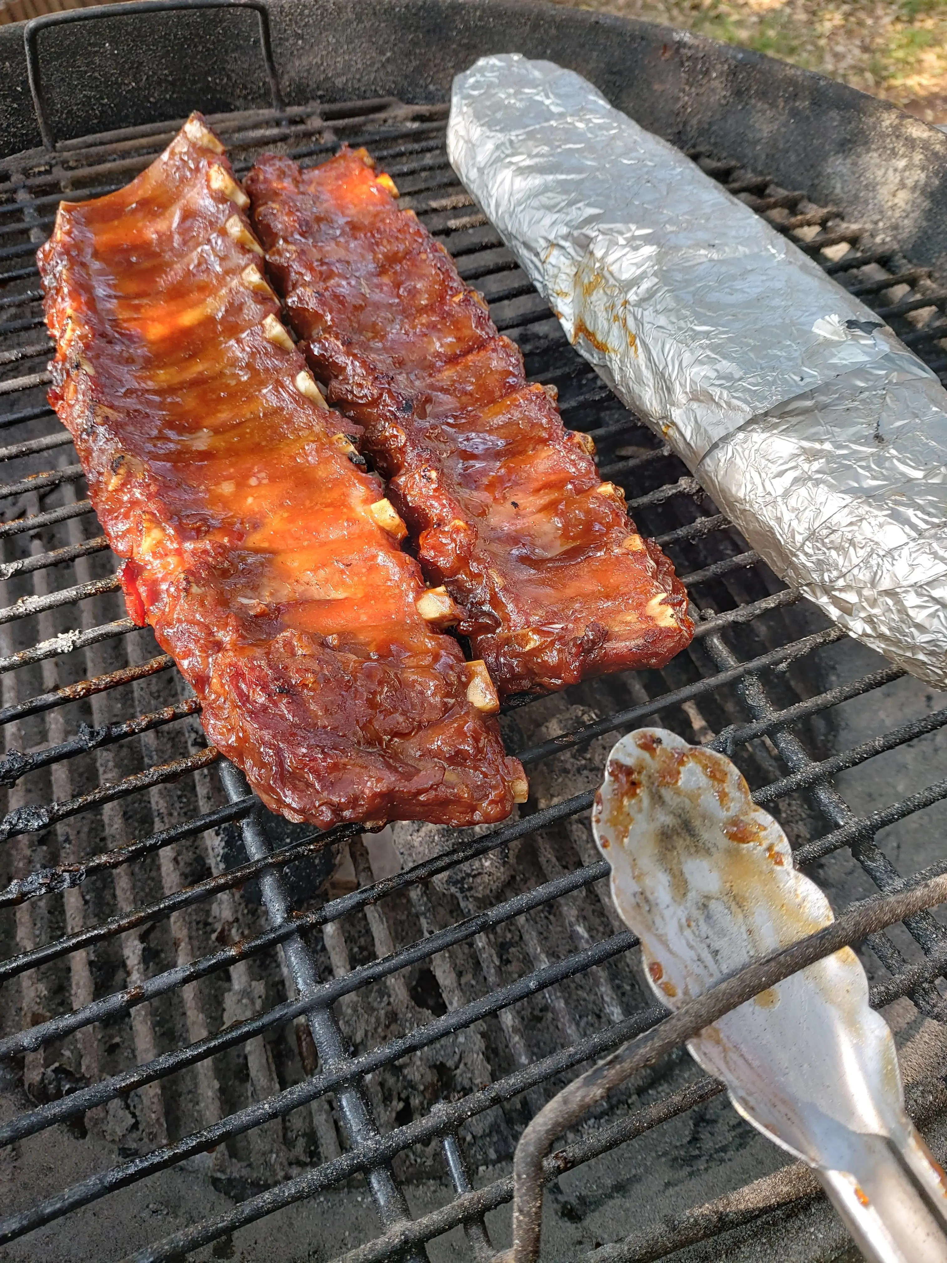Sticky sweet ribs and a butter garlic loaf! | Scrolller